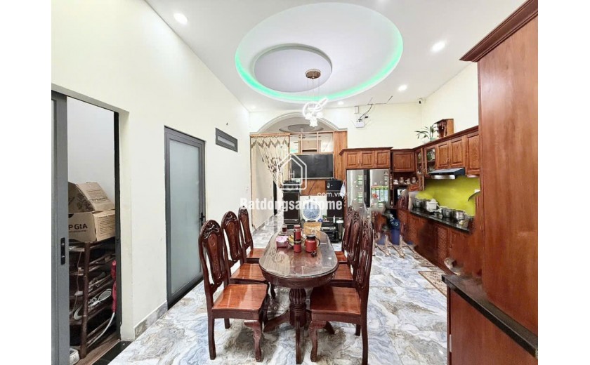 Nhà Nở hậu HXH 130m2, tặng GPXD – Nguyên Hồng QV